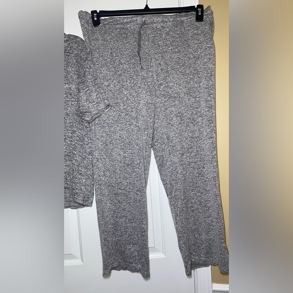 Women’s Two Piece Lounge Set - Picture 2 of 7
